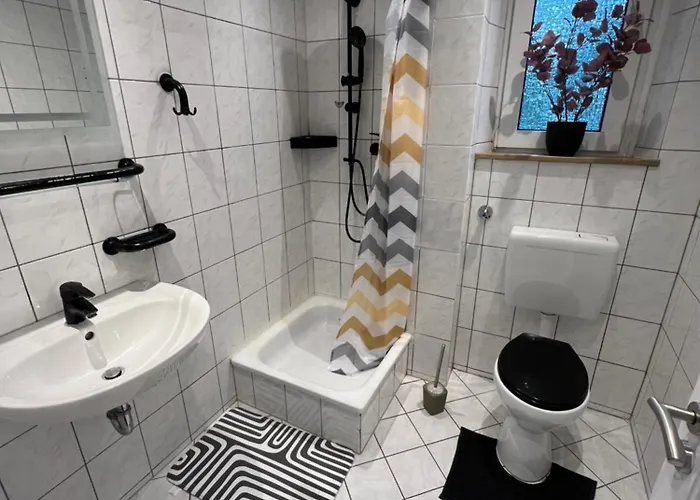 In Schoener Lage In Mg11 Bis Mg13 Lägenhet *